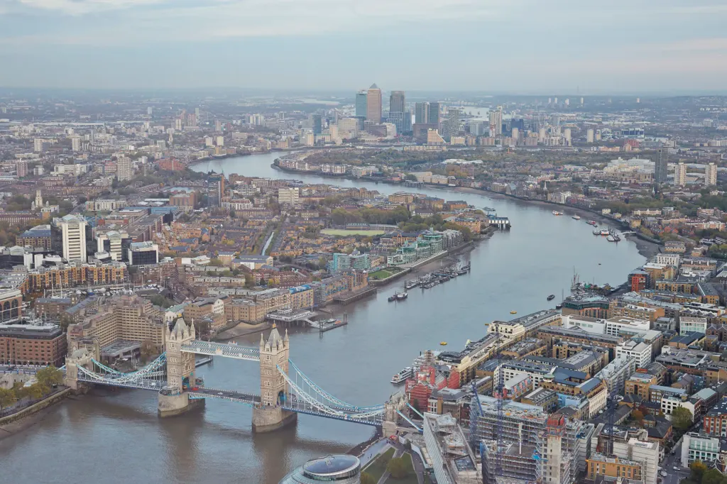 London Landscapes — architecture and landscape photograph in London, UK, frame 14 of 28.